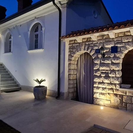 Holiday Apartment Villa Bianca พาซิน ภายนอก รูปภาพ