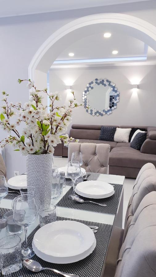 Holiday Apartment Villa Bianca พาซิน ภายนอก รูปภาพ