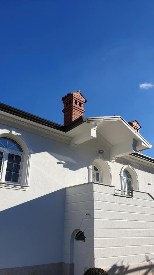 Holiday Apartment Villa Bianca พาซิน ภายนอก รูปภาพ
